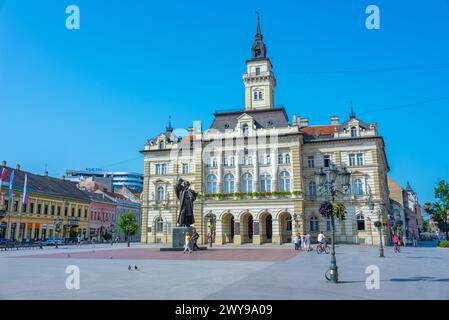 Novi Sad, Serbien, 24. Juli 2023: Rathaus im Zentrum der serbischen Stadt Novi Sad Stockfoto