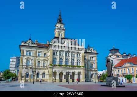 Novi Sad, Serbien, 24. Juli 2023: Rathaus im Zentrum der serbischen Stadt Novi Sad Stockfoto