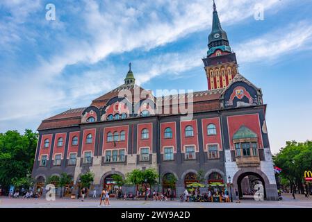 Subotica, Serbien, 24. Juli 2023: Jugendstil-Rathaus in der serbischen Stadt Subotica Stockfoto