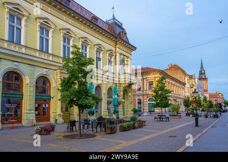 Subotica, Serbien, 25. Juli 2023: Straße im Zentrum der serbischen Stadt Subotica Stockfoto