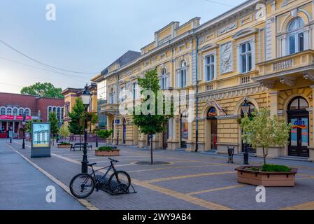 Subotica, Serbien, 25. Juli 2023: Straße im Zentrum der serbischen Stadt Subotica Stockfoto