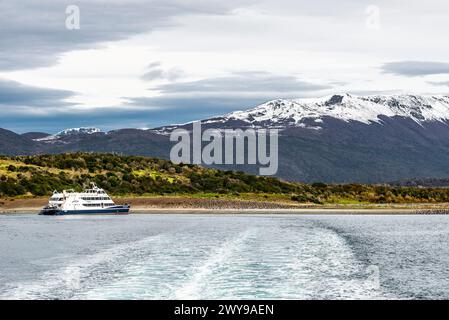 Segeln durch den Beagle Channel, an der Südspitze Südamerikas, Argentiniens und Chiles Stockfoto