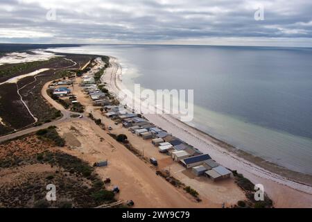 Luftaufnahme der Fischerhütten von Lucky Bay auf der Spencer Gulf Eyre Peninsula in Südaustralien Stockfoto