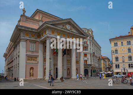 Triest, Italien, 22. Juni 2023: Piazza della Borsa im Zentrum der italienischen Stadt Triest Stockfoto