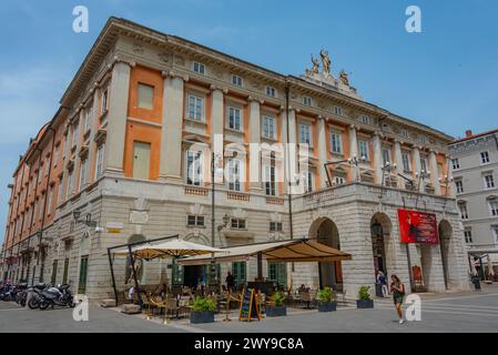 Triest, Italien, 22. Juni 2023: Palazzo Stratti in der italienischen Stadt Triest Stockfoto