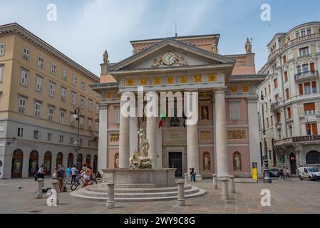 Triest, Italien, 22. Juni 2023: Piazza della Borsa im Zentrum der italienischen Stadt Triest Stockfoto