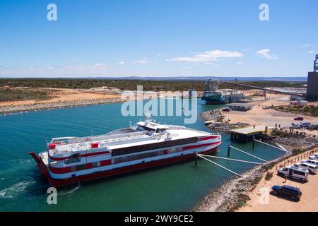 Von der Wallaroo nach Lucky Bay Fähranlegeplatz in Lucky Bay South Australia Stockfoto