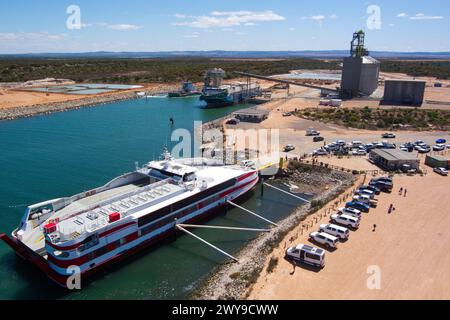 Von der Wallaroo nach Lucky Bay Fähranlegeplatz in Lucky Bay South Australia Stockfoto