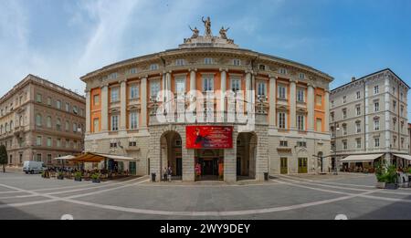 Triest, Italien, 22. Juni 2023: Palazzo Stratti in der italienischen Stadt Triest Stockfoto