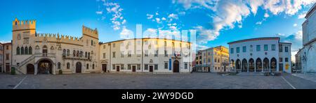 Koper, Slowenien, 23. Juni 2023: Prätorianischer Palast im Zentrum der slowenischen Stadt Koper Stockfoto