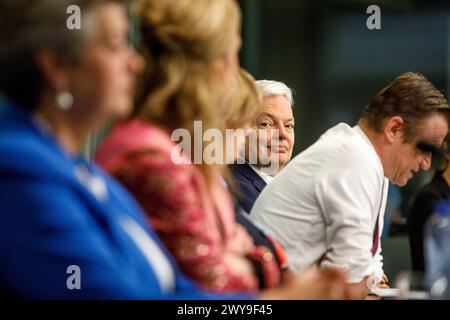 Brüssel, Belgien April 2024. HERR Didier Reynders, der auf einer Hybrid-Pressekonferenz von Europol vorgestellt wurde, um am Donnerstag, den 4. April 2024 in Brüssel einen Bericht über die bedrohlichsten kriminellen Netze in der Europäischen Union zu präsentieren. BELGA FOTO HATIM KAGHAT Credit: Belga News Agency/Alamy Live News Stockfoto