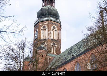 Blick auf den Dom St. Nikolai - die Taufkirche von Caspar David Friedrich Deutschland, Hansestadt Greifswald, HGW, Vorpommern, Kultur, Kunst, Kirche, Fenster, Innenstadt, MV *** Blick auf St.. Nikolaidom das Taufhaus von Caspar David Friedrich Deutschland, Hansestadt Greifswald, HGW, Vorpommern, Kultur, Kunst, Kirche, Fenster, Stadtzentrum, MV Stockfoto