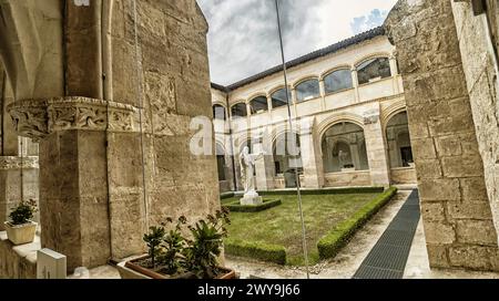 Kloster Saint Clare, gotischer Stil aus dem 14. Jahrhundert, spanische Kulturgüter, spanisches historisches Erbe, Medina de Pomar, Las Merindades, Stockfoto