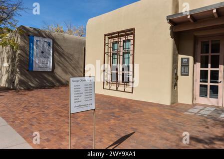 Georgia O'keeffe Museumsgebäude in Old Sante Fe New Mexico. Stockfoto