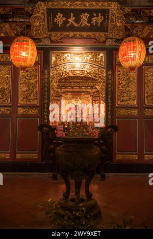 Eintritt zum Bao'an Tempel bei Nacht Stockfoto