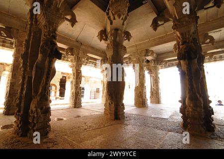 Inneres des Sri Virupaksha Tempels in Hampi, UNESCO-Weltkulturerbe, Karnataka, Indien, Asien Copyright: MichaelxSzafarczyk 1235-1450 Stockfoto