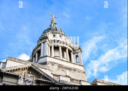 Der Old Bailey, der Central Criminal Court of England and Wales, wird nach der Straße, auf der er steht, allgemein als Old Bailey bezeichnet, London, E. Stockfoto