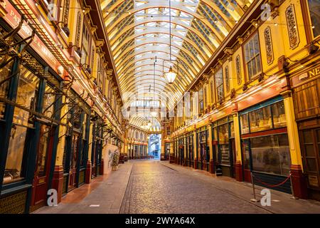 London, Großbritannien - 20. Mai 2023: Leadenhall Market, ein überdachter Markt in London, befindet sich in der Gracechurch Street und ist einer der ältesten Märkte in London Stockfoto