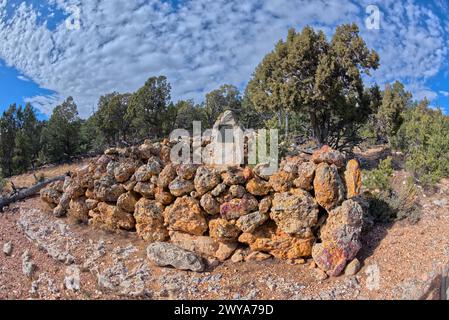 Die Grabstätte und das Denkmal für Charles Brant, der 1921 starb, und seine Frau, die im Grand Canyon lebte und arbeitete, da er zum Nationalpark wurde Stockfoto