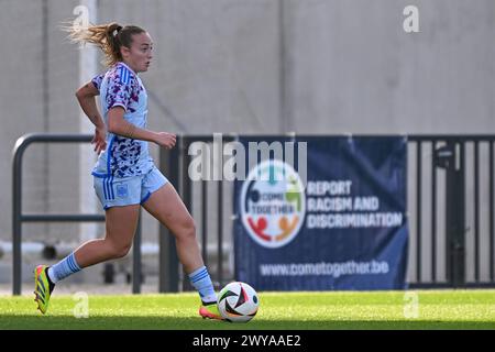 Tubize, Belgien. April 2024. Ornella Maria Vignola Cabot (11) aus Spanien, dargestellt während eines Freundschaftsspiels zwischen den Nationalfrauen unter 23 Mannschaften aus Belgien und Spanien am Donnerstag, 4. April 2024 in Tubize, Belgien. Quelle: Sportpix/Alamy Live News Stockfoto