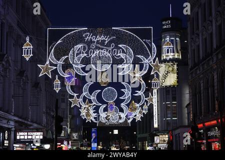 Ramadan Lights in the West End, London, England, Vereinigtes Königreich, Europa Copyright: Godong 809-9015 Stockfoto