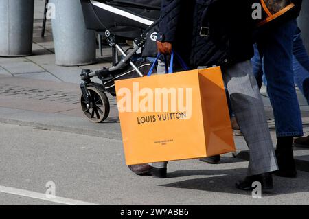 Kopenhagen, Dänemark /05 April 2024/Louis vuitton-Geschäft in der dänischen Hauptstadt Kopenhagen. (Photo.Francis Joseph Dean/Dean Pictures) Stockfoto