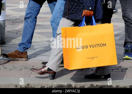 Kopenhagen, Dänemark /05 April 2024/Louis vuitton-Geschäft in der dänischen Hauptstadt Kopenhagen. Photo.Francis Joseph Dean/Dean Pictures Stockfoto
