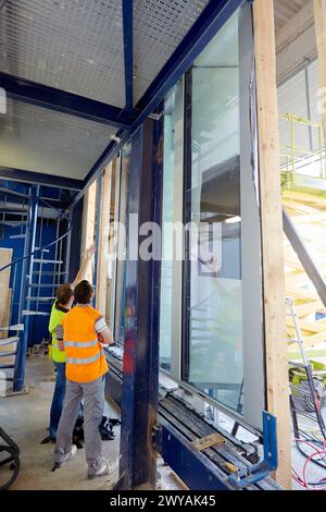 Mechanische Prüfung von Gebäudefassaden. Vorhangfassaden. Architektonische Gehäuse. Homologation von architektonischen Elementen. Zertifizierung, Zulassung, Prüfung und Konformitätsbewertung und technische Unterstützung . TECNALIA Forschung und Innovation. Azpeitia. Gipuzkoa. Baskenland. Spanien. Stockfoto