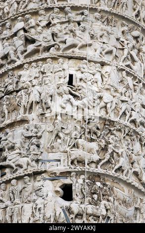 Säule von Marcus Aurelius, Detail; Säule auf der Piazza Colonna. Rom. Italien. Stockfoto