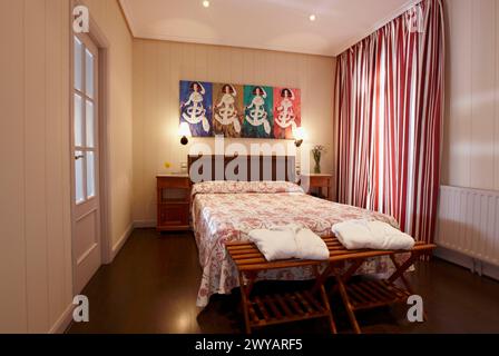 Hotelzimmer. Cestona Hotel and Spa, Gipuzkoa, Baskenland, Spanien. Stockfoto