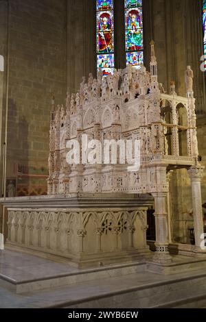 Historische Gebäude von Arezzo, Toskana, Italien: Innenraum der kathedrale Stockfoto