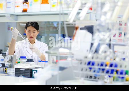Forscher. Biologisches Testlabor. Labor Für Chemische Analysen. Technologische Dienstleistungen für die Industrie. Tecnalia Research & Innovation, Donostia, San Sebastian, Gipuzkoa, Baskenland, Spanien. Stockfoto