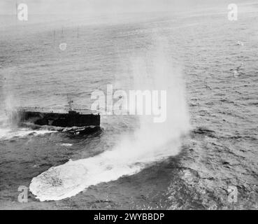 MIT DEM BEGLEITTRÄGER HMS VINDEX. MÄRZ 1944 AUF DEM ATLANTISCHEN KONVOI