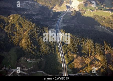 Autopista del Norte (Eibar-Vitoria), Zarimutz, nahe Leintz-Gatzaga, Guipuzcoa, Baskenland, Spanien. Stockfoto