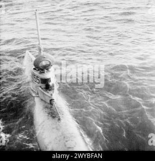 Ein deutsches Zwerg-U-Boot, ein U-Boot mit einem einzigen Betreiber, das im März 1945 nach der Aufnahme an der Oberfläche fotografiert wurde. Stockfoto