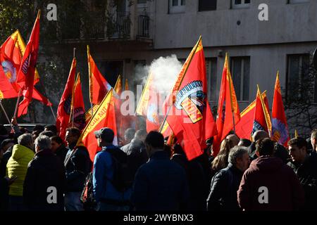 Milano 24-11-2023, Manifestazione, Corteo, Sciopero Generale, Fiom, Sindacati Sinistra Italiana, Rifondazione Comunista, politische Demonstrationsprozession, Generalstreik das Foto kann in Übereinstimmung mit dem Kontext verwendet werden. Stockfoto