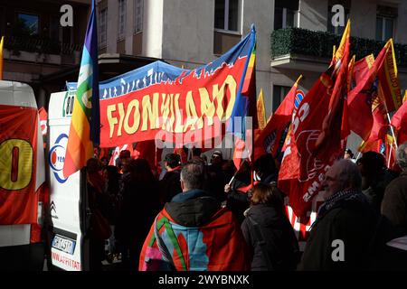 Milano 24-11-2023, Manifestazione, Corteo, Sciopero Generale, Fiom, Sindacati Sinistra Italiana, Rifondazione Comunista, politische Demonstrationsprozession, Generalstreik das Foto kann in Übereinstimmung mit dem Kontext verwendet werden. Stockfoto