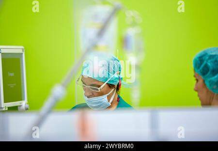 Reanimationsstation, ambulante Chirurgie, Krankenhaus Donostia, San Sebastian, Gipuzkoa, Baskenland, Spanien. Stockfoto