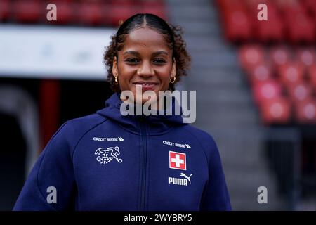 Zürich, Schweiz. April 2024. Zürich, Schweiz, 5. April 2024: Aurelie Csillag (19 Schweiz) bei der Ankunft während des Fußballspiels der UEFA-Womens European Qualifiers zwischen der Schweiz und der Türkei im Letzigrund-Stadion in Zürich, Schweiz. (Daniela Porcelli/SPP) Credit: SPP Sport Press Photo. /Alamy Live News Stockfoto