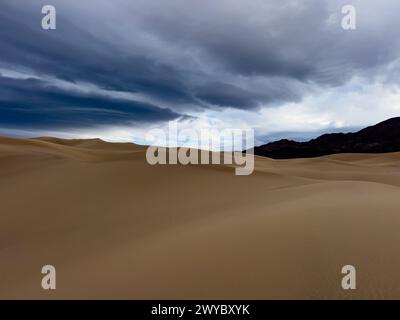 Die spektakulären Sanddünen des Steinbocks im Death Valley National Park, Kalifornien, USA Stockfoto