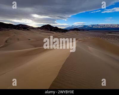 Die spektakulären Sanddünen des Steinbocks im Death Valley National Park, Kalifornien, USA Stockfoto