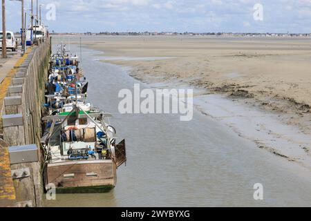 Le Hourdel, Frankreich. April 2024. © PHOTOPQR/LE COURRIER PICARD/Fred HASLIN ; Le Hourdel ; 05/04/2024 ; 05/04/24 Debüt de la Saison estivale sur la cote picarde Le Port du Hourdel Foto Fred Haslin Frankreich, april 2024 Beginn der touristischen Saison an der Küste, in Picardy Credit: MAXPPP/Alamy Live News Stockfoto