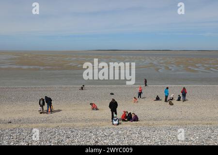 Le Hourdel, Frankreich. April 2024. © PHOTOPQR/LE COURRIER PICARD/Fred HASLIN ; Le Hourdel ; 05/04/2024 ; 05/04/24 Debüt de la Saison estivale sur la cote picarde Le Hourdel Foto Fred Haslin Frankreich, april 2024 Beginn der touristischen Saison an der Küste, in Picardy Credit: MAXPPP/Alamy Live News Stockfoto