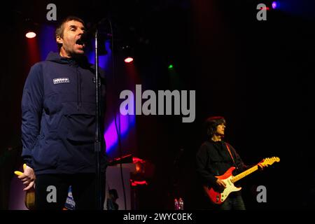 Liam Gallagher und John Squire treten live in der Columbiahalle in Berlin auf. Stockfoto