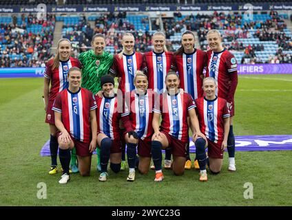 Oslo, Norwegen. April 2024. Oslo, Norwegen, 5. April 2024: Norwegische Spieler werden vor dem Fußballspiel der UEFA-Womens European Qualifier zwischen Norwegen und Finnland im Ullevaal Stadium in Oslo, Norwegen (Ane Frosaker/SPP) Foto: SPP Sport Press Photo. /Alamy Live News Stockfoto