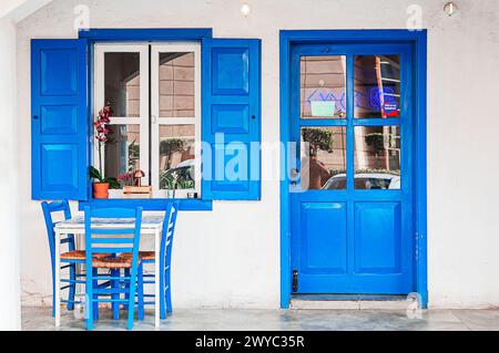 Maritime Einrichtung am Eingang eines Restaurants in Kuwait City Stockfoto