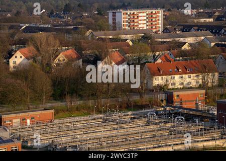 Kläranlage Duisburg-Huckingen, Wohngebäude im Landkreis Huckingen, NRW, Deutschland, Stockfoto