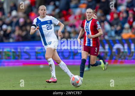 Oslo, Norwegen 05. April 2024 Eveliina Summanen aus Finnland und Tottenham Hotspur schauen während der UEFA-Qualifikationsrunde für Frauen in der Gruppe Ein Spiel zwischen Norwegen und finnischen Frauen im Ullevaal-Stadion in Oslo, Norwegen an. Credit: Nigel Waldron/Alamy Live News Stockfoto