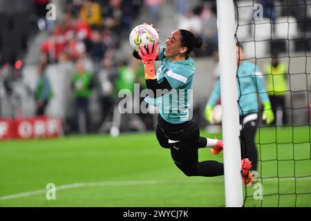 Linz, Österreich. April 2024. LINZ, ÖSTERREICH - 5. APRIL: Manuela Zinsberger aus Österreich während des Aufwärmens des UEFA-Europameisterspiels der Frauen zwischen Österreich und Deutschland am 5. April 2024 in Linz, Österreich.240405 SEPA 38 006 - 20240405 PD8483 Credit: APA-PictureDesk/Alamy Live News Stockfoto