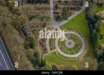 Aus der Vogelperspektive, Friedhof in St. Hubertus, Urnengräber im Landkreis Rahm, Duisburg, Ruhrgebiet, Nordrhein-Westfalen, Deutschland, Duisburg-S Stockfoto